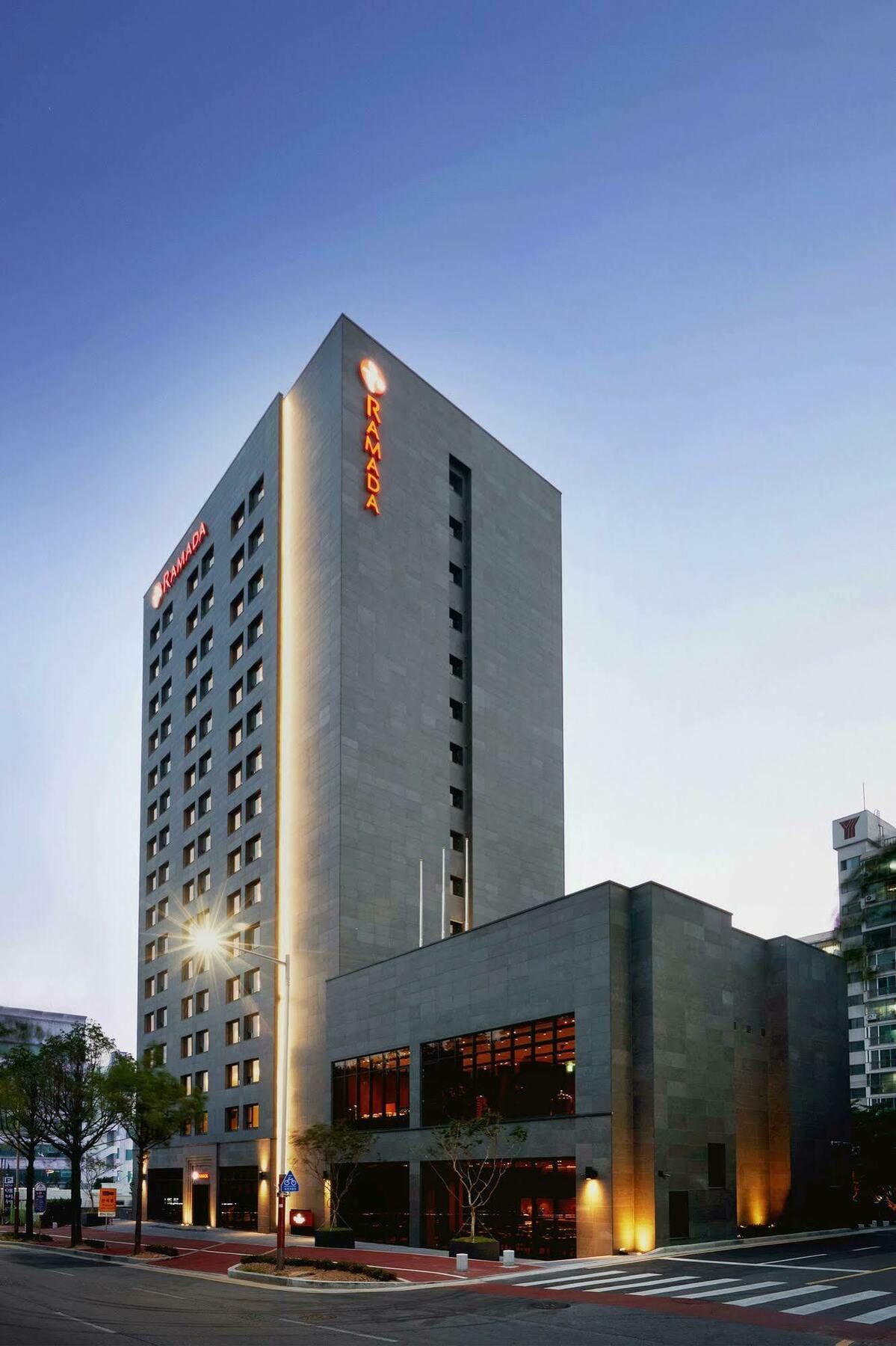 Ramada By Wyndham Gunsan Hotell Eksteriør bilde