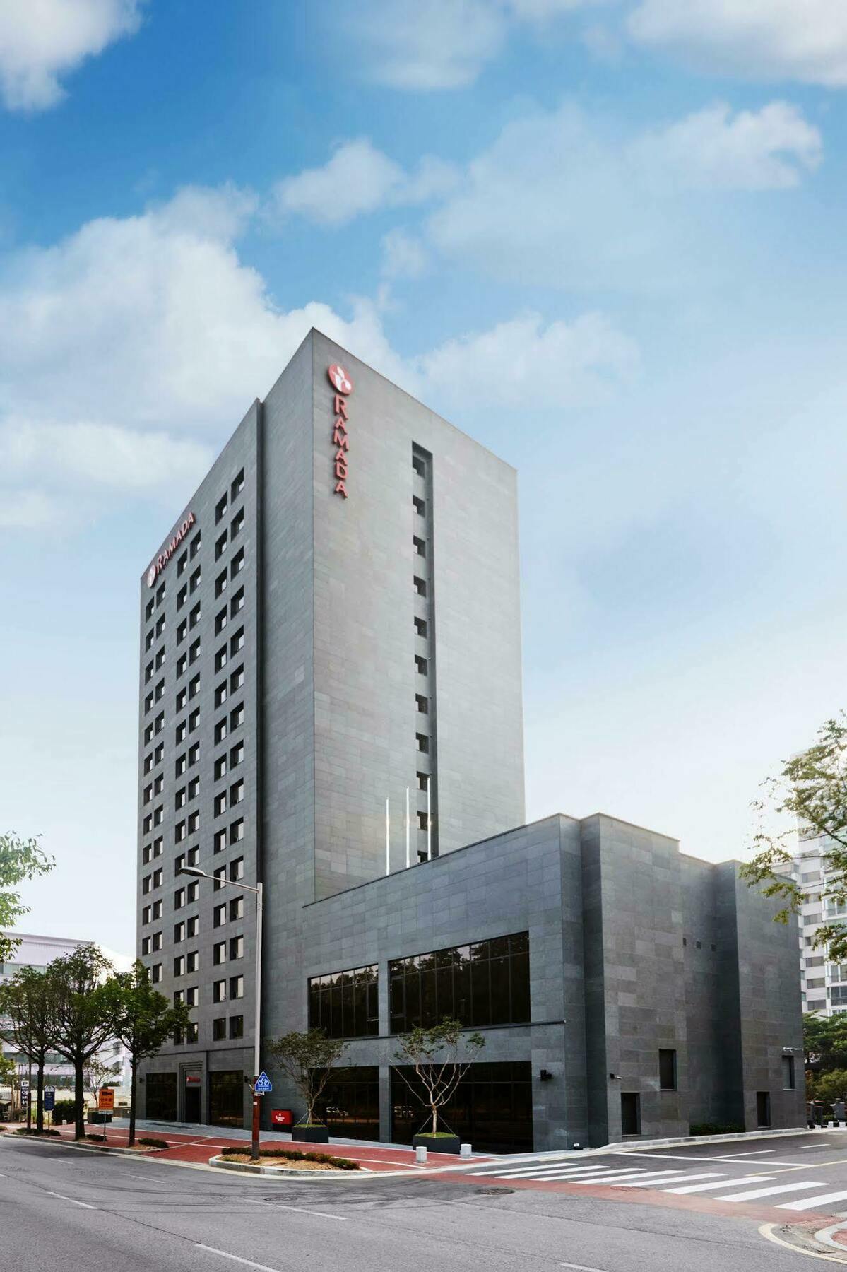 Ramada By Wyndham Gunsan Hotell Eksteriør bilde