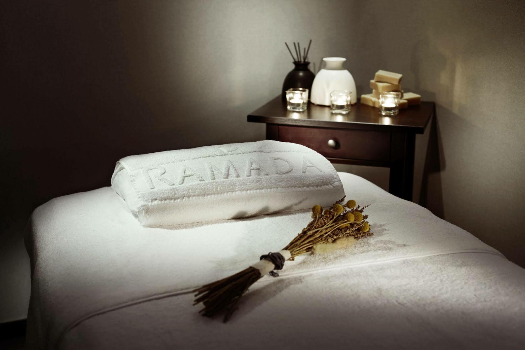 Ramada By Wyndham Gunsan Hotell Eksteriør bilde